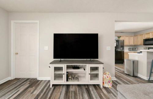 Vibrant Living Near Auburn University l 4BR 4BA - Foto 12