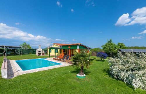Villa Vrt, a private and fully fenced forest retreat - Photo 20
