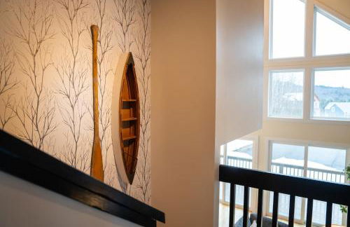 '"Luxury Mountain Getaway'" Sauna, Hot Tub, Massage Chair, Pool Table - Photo 35