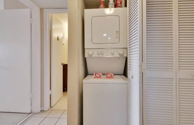 End Unit With Ocean Views And Juliet Balcony. 2 Bedroom Condo by RedAwning - Foto 17