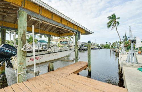 Private Pool and Deck Canalfront St James City Home - Foto 27