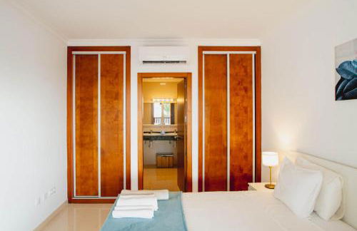 Stylish 6 Bedroom Villa Princesa - Hot Tub - Heated Pool - Near Beach & Waterparks - Foto 35