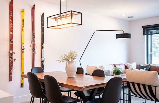 Huckin' Harry's by Revelstoke Vacations - Photo 11