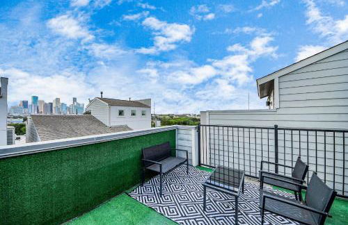 AMAZING ROOFTOP! DOWNTOWN SKYLINE VIEWS!!! SLEEPS 15 - Foto 50