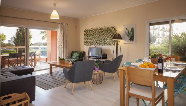 B02 - Fantastic Apartment With Pool Almost on the Sandy Beach - Foto 2, Profilbild