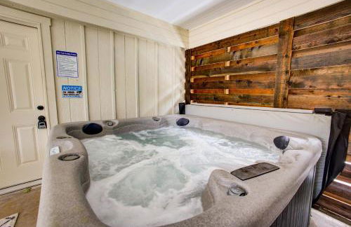 Casablanca Waco 5 mins from Baylor and Magnolia with Hot Tub,Firepit, Pet Friendly - Foto 44