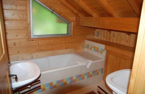 Chalet de Charme 100m² - Grand jardin - Gite les 4 saisons- Lac de chalain - Foto 18