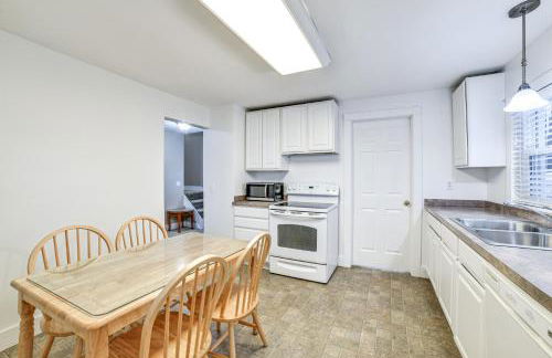 Near Hiking and Skiing Cozy Home in Cortland! - Photo 8