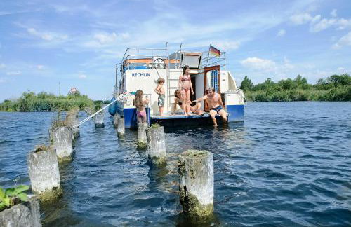 Boats & Yachts at Zehdenick Marina by Kuhnle-Tours - Photo 6