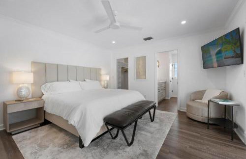 Bayside Hideaway! Private pool with water view and canal side dock! Available for Summer! - Foto 26