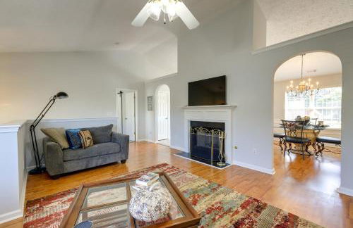 Spacious Georgia Home with Deck, Grills and Fireplace! - Foto 2