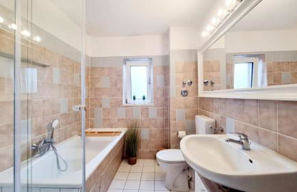 135m²-Apartment I max. 8 Gäste I Zentral I Küche I Balkon I Parken I WLAN - Foto 6