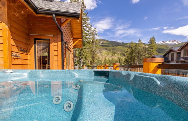 MODERN 4,500 sqft Ski Chalet: 5 Br + 6 Ba | Pool Table | Pool + PRIVATE Hot Tub - Photo 39