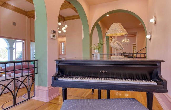 The Pond Estate by Avantstay Maximalist Designer Compound w/ 2 Casitas, Indoor + Outdoor Pools, Tennis Court, & Gorgeous Mountain Views 12k Sqft - Foto 15