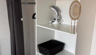 Cozy studio near tram - center - Foto 2, wardrobe