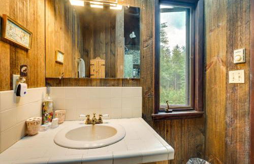 Jamaica Vacation Home with Deck 8 Mi to Skiing! - Foto 24