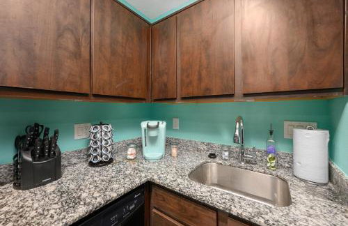 Convenient 1BR Unit Close to Shopping & Dining - Foto 9