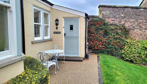 East Wing Cottage - Peaceful Village Retreat with Tennis Court Access - Foto 4