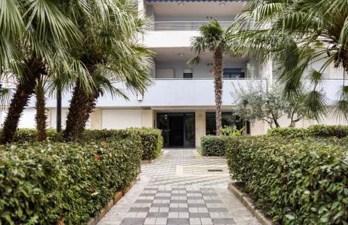 Light Blue House - Photo 21