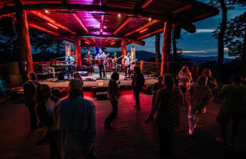 Sip Sip Hooray at Eagles Nest - Foto 31