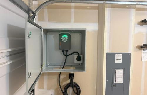 Terra House Tacoma - EV Power Station, Crib, Stroller, High Chair - Foto 30