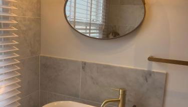 Spacious 4 Bed House Ideal for Races - Foto 4