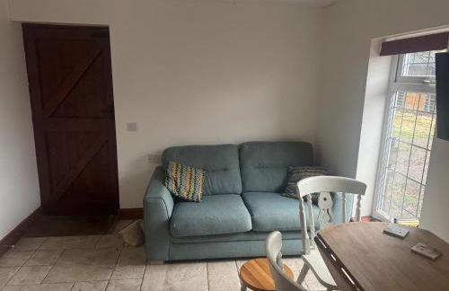 Small cottage on rural equestrian farm suitable for 2 adults and 2 children under 10 maximum - Foto 3