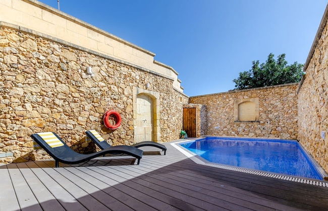 A Stunning Pet Friendly Villa With a Pool Gozo - Foto 21
