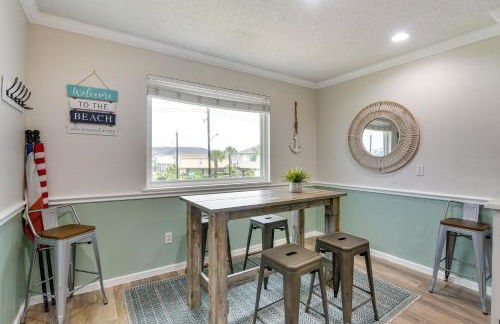 Less Than half Mi to Beach! Hot Tub Haven in Galveston - Foto 6