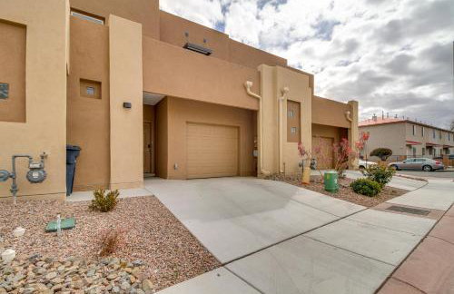 3 Mi to Old Town Albuquerque Townhome with Yard! - Photo 3