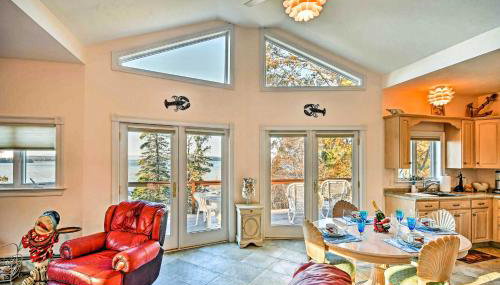 2BR Coastal Gem! Breathtaking Ocean/Mountain View - Foto 3