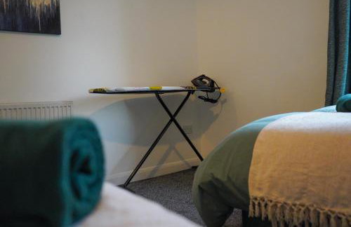 Modern 2-Bed House Free Parking Contractors & Families Friendly Rotherham - Foto 15