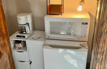 Peaceful Easy Feelings - King Sized Bed - Sleeps 2 - Photo 10