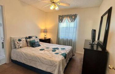 Family Vacation Home in Quiet Community with Private Pool and Spa - Foto 3