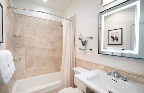 1 Block to Gondola Updated Top-Floor 2BR 2BA - Foto 33