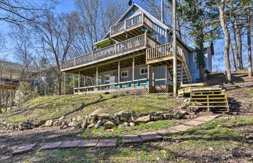 Lakefront Table Rock Getaway with Private Swim Dock! - Foto 2
