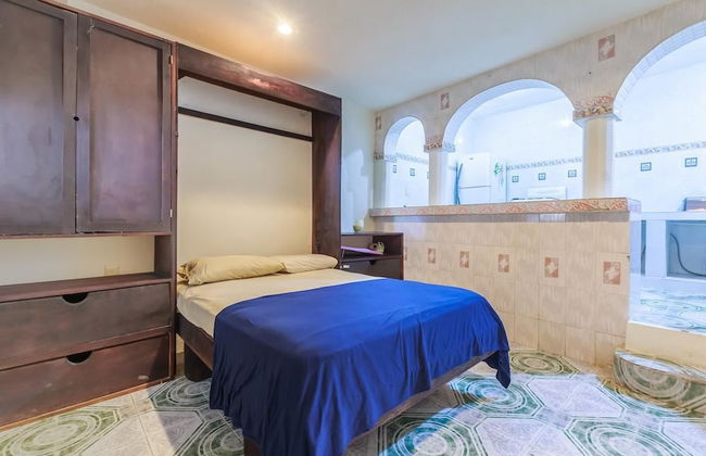 House of Mirrors - Photo 6