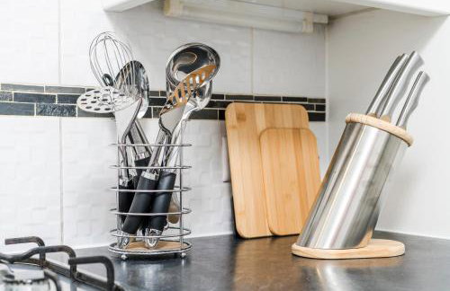 Mayflower 5-Bed Home, Contractors, Family, Harry Porter - Photo 41