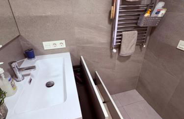 Apartamento Céntrico , Cómodo, Tranquilo y con WiFi - Foto 15