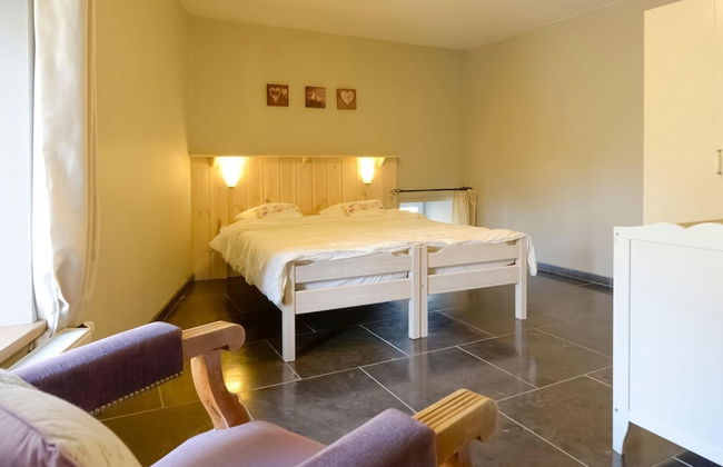 Magnificent Holiday Home in Manhay With Fenced Garden - Photo 2