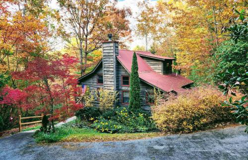 Rustic Cabin with Porches 8 Mi to Tallulah Gorge! - Photo 1