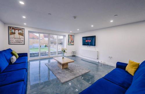 10BR 4Bath Home, Stag Do, Contractors, Big Group - Foto 1