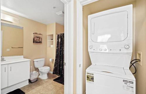 Luxury 2BR/2BA! 5 MIN to Disney! - Photo 19