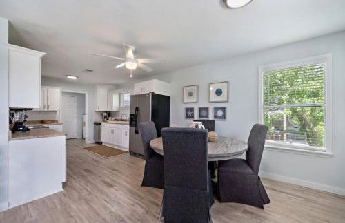 Cozy and charming getaway with deck, close to beach - Foto 12