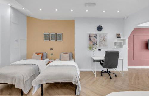 Bella - Central Portsmouth Stay with Pool Table, Close to Attractions - Foto 9