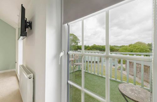 East Sussex Manor - Sleeps 12 - Hot Tub & Parking - Foto 31