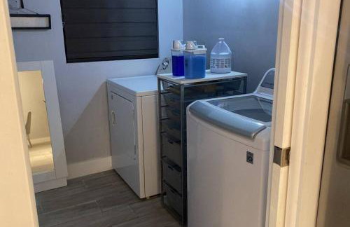 Luxurious Westchester Home Near Miami Clinics - Photo 34