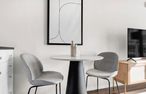 Downtown 1BR w Luxury Amenities Rooftop Views BOS-502 - Foto 4