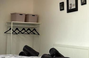 3 Bed House - Photo 3