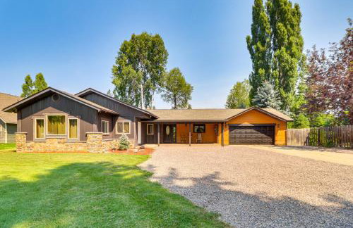 Deck and Mtn Views Libby Home on Golf Course! - Foto 31